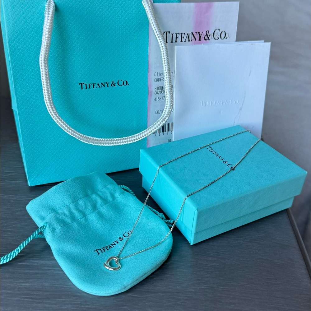 Tiffany Elsa Peretti Open Heart Pendant 11 mm silver
Authentic with receipt